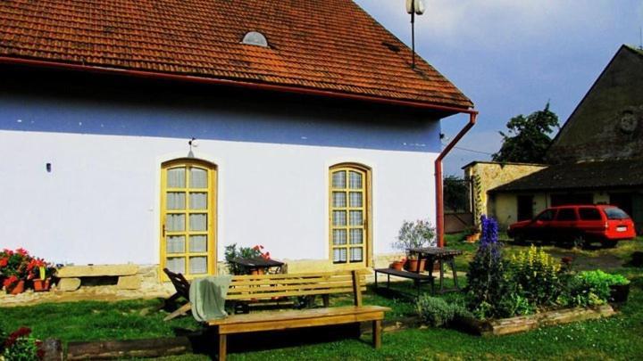 Dvur V Borovne Apartment Borovna Luaran gambar