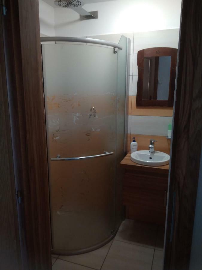 Dvur V Borovne Apartment Borovna Luaran gambar